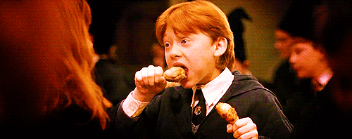 ron-weasley-eating-chicken-harry-potter