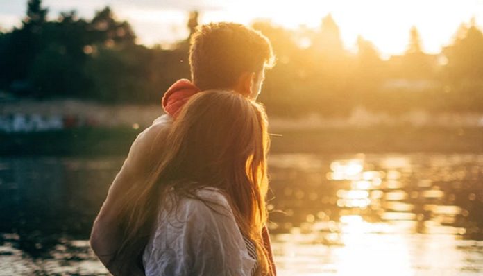 6 Surprising Things Social Media Teaches You About Love