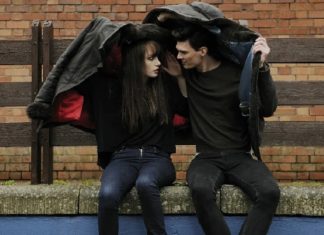 Warning: 4 Signs Your Relationship Is Taking A Toxic Turn