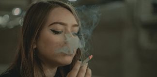22 Hilarious Thoughts You Have When You’re High AF