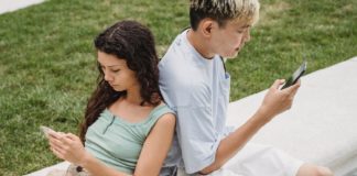 Why I’m Tired Of Hanging Out With You And Your iPhone