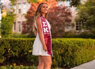 How You Should Be Marketing Greek Life On Your Resume