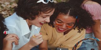 14 ‘Normal’ Things Girls Do That Guys Will Never Understand