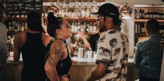 5 Annoying Ways Guys Hit On You At The Bar