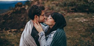 Breadcrumbing Is The New Ghosting And It’s So F*cked Up