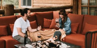 5 Reasons Oversharing Could Damage Your Relationship