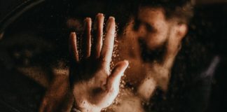 5 Signs You’re In An Almost Relationship That’s Going Nowhere