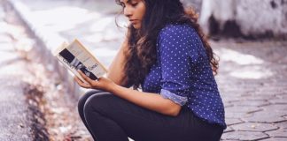 15 Struggles All Book Lovers Know Too Well