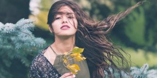 To The Hopelessly Romantic Single Girl