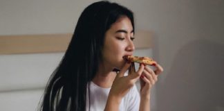12 Foods You Must Avoid If You’re Planning To Have Sex Tonight