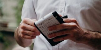 6 Things You Do That All Restaurant Workers Hate