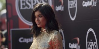 A True KUWTK Fan’s Reaction To The Kylie Announcement Video
