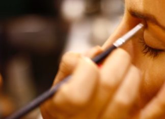 The Secret To Making Your Eyeshadow Long Lasting
