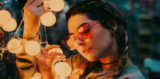 7 Easy DIY String Lights That’ll Give Your House All The Vibes