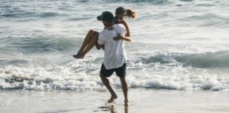 4 Reasons Why You’re Still Stuck In Your Crappy Relationship