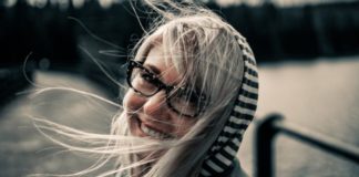 8 Struggles Nearsighted People Totally Relate To