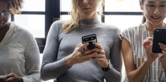 How To Remain Present In A iPhone Addicted Society