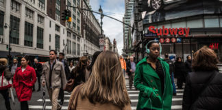 3 Ways Social Media Is Making Us Feel More Lonely
