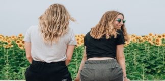 10 Signs That Your Best Friend Is Actually Your Frenemy