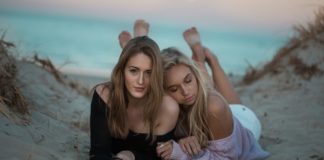 8 Signs You And Your Best Friend Share An Unbreakable Bond