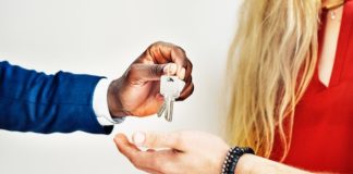 Essential Steps When Moving Out Of Your Parents’ Place moving out