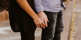 6 Ways To Tell That The Guy You’re Dating Isn’t Going To Last guy and girl