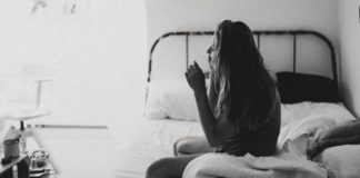 Photographer Removes Phones From His Photos & It’s Freaking Sad How Addicted We Are