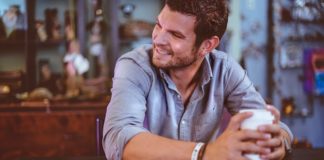 The 18 Stages Of A Guy Checking You Out guy smile checks you out