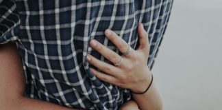 5 Ways To Encourage Your Partner To Express Their Feelings couple hug express feelings