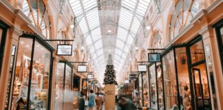 5 Reasons You Shouldn’t Go Shopping On Black Friday shop mall black friday