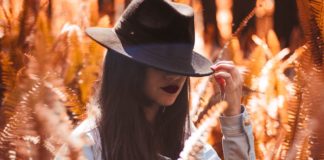 A Beginner’s Guide To Wearing Dark Lipstick In The Winter dark lipstick