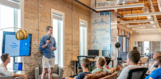 7 Thoughtful Gifts Employers Should Get For Their Employees