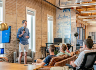 7 Thoughtful Gifts Employers Should Get For Their Employees