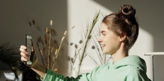 18 Signs That You May Be A Bad Girlfriend