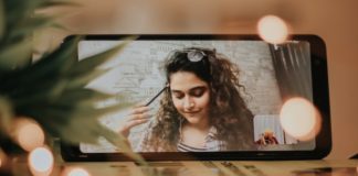 Why You Should Reconnect With Old Friends While Social Distancing