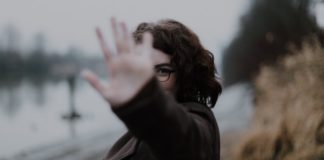 Why It’s So Much Easier To Say ‘No’ To New Opportunities say no hand new opportunities
