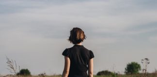 What It’s Like To Lose A Loved One During This Pandemic lose a loved one loss sad