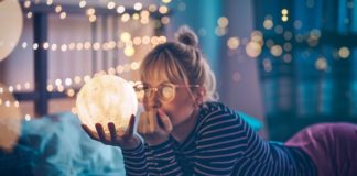 6 Steps To Moving On After Heartbreak & Feeling Whole Again