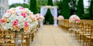 7 Tips For Decorating Each Element Of Your Wedding With Flowers