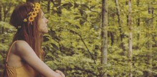 Why Laura Mustard Is The Self-love Indie Artist You Need To Hear