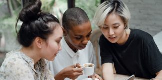 4 Ways To Stop Constantly Comparing Yourself To Others peer-comparison