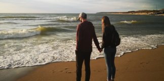 9 Signs You’re His Second Choice, Not His First Priority dating couple you're his second choice first priority