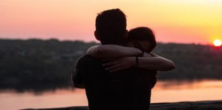 5 Thoughtful Ways To Show Love On National Love People Day