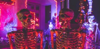7 Songs That Should Absolutely Be On Your Halloween Playlist