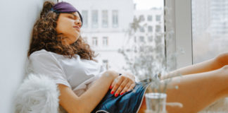 Can CBD Oil Help With Your Period Pain? CBD-oil-period-cramps