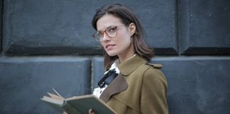 6 Wardrobe Essentials You Need To Get The Preppy School Girl Look