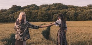 cottagecore-lifestyle-women