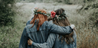 two-women-friendship
