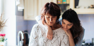 4 Tricks That Helped Me Establish A Better Relationship With My Mom mother-daughter-relationship-cooking