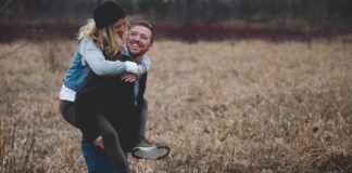 5 Subtle Signs That You Have White Knight Syndrome In Relationships couple-man-white-knight-syndrome